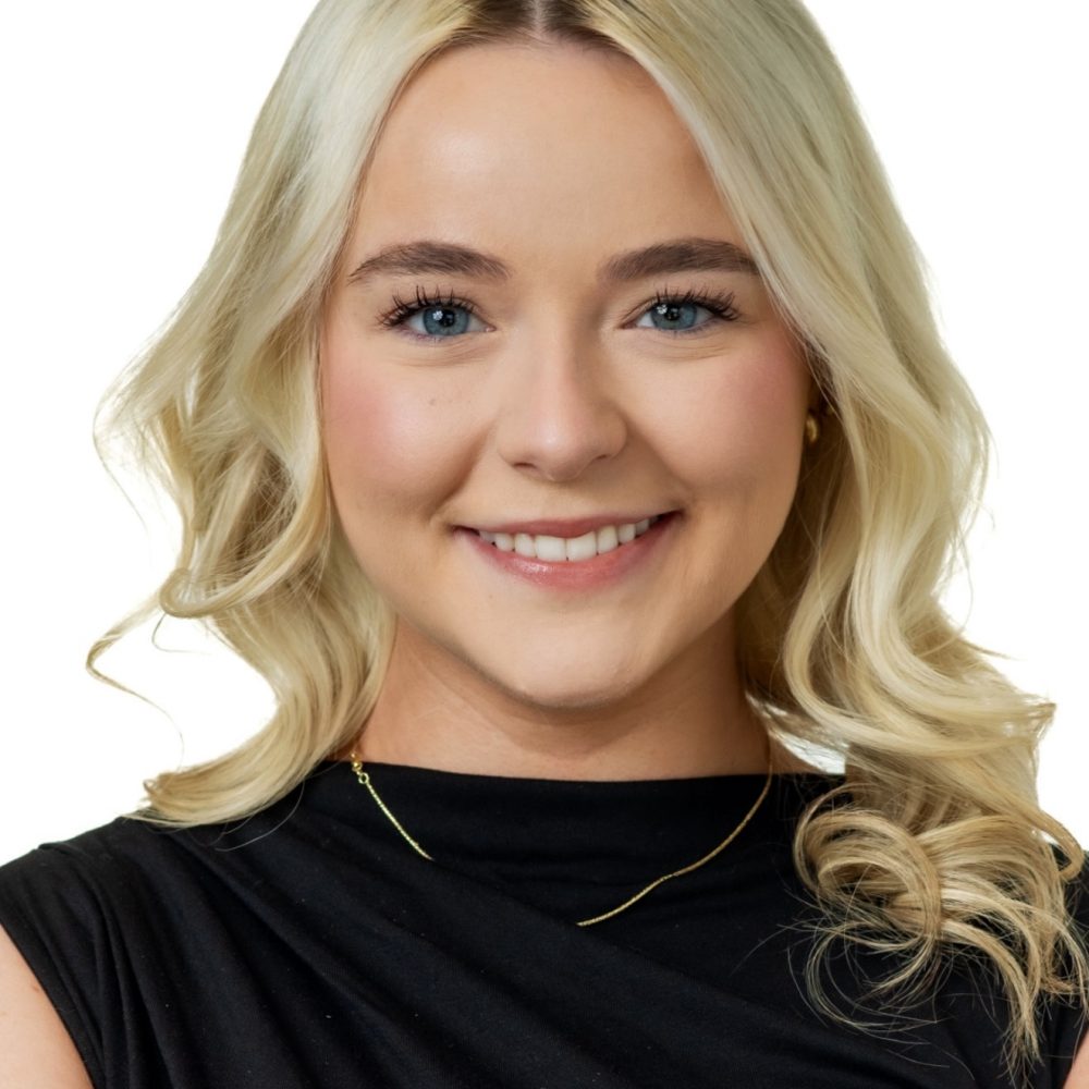 Molly Nash headshot